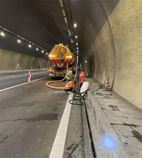 文安隧道排水渠清淤